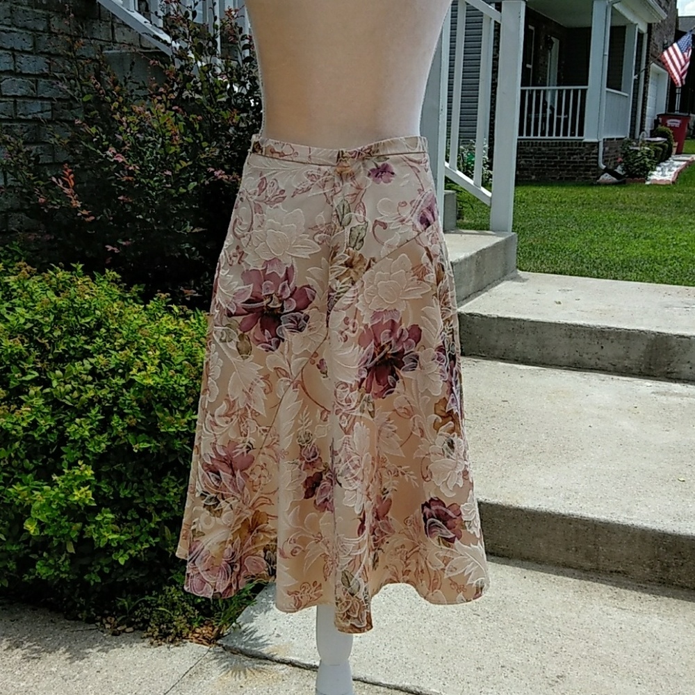 Necessary Objects Floral Skirt - Picture 4 of 4